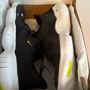 Nike Free RN 5.0 Black and White Sneakers w/Neon Accents Sz12 Brand New in Box